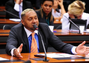 Tiririca é acusado de assédio sexual por ex-empregada, diz site