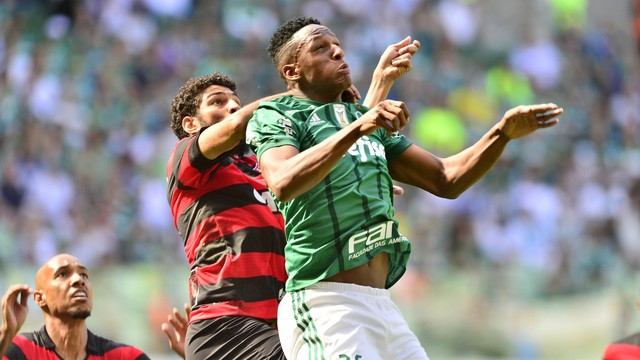 Vitória abre placar contra o Palmeiras, sofre empate com pênalti duvidoso e acaba perdendo por 4 a 2