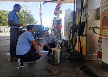 Força tarefa em postos de combustíveis  leva proprietário de posto à delegacia