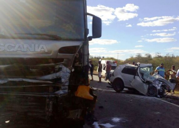 Colisão envolvendo carreta e Golf deixa uma vítima fatal próximo a Gavião