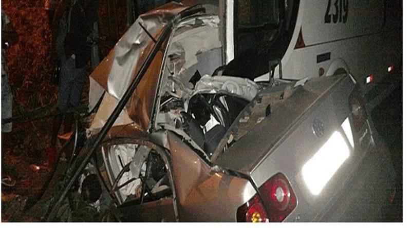 Ônibus da Seleção de Cachoeira colide com VW Polo e deixa três mortos; as vítimas fatais estavam no carro de passeio