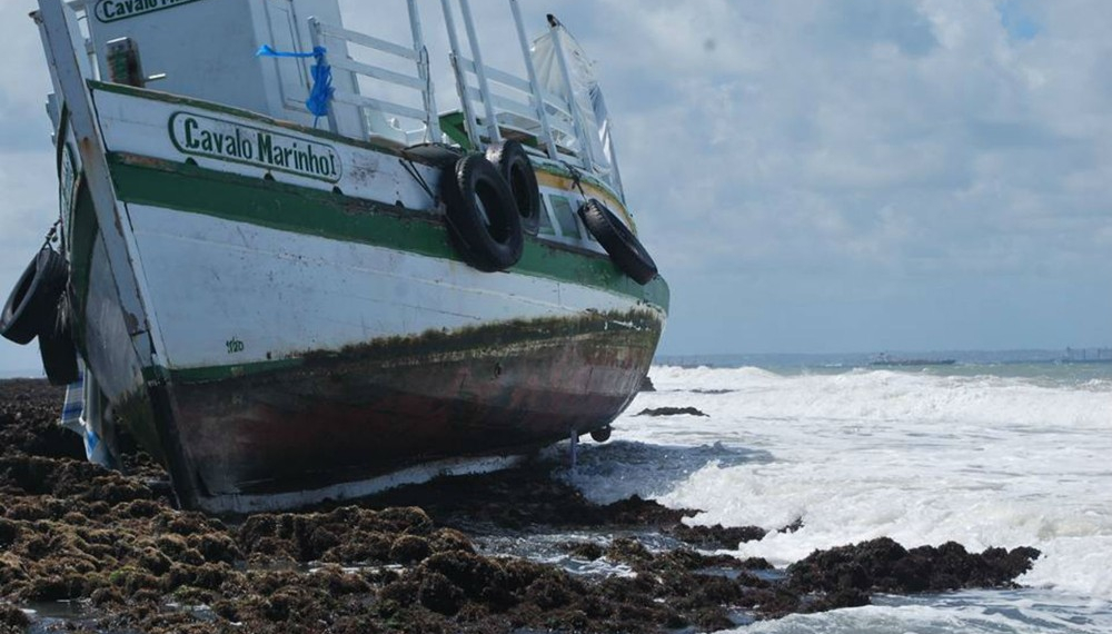 Com tempo instável, buscas por desaparecidos de tragédia que deixou 18 mortos são retomadas na BA