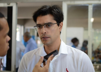 “Lula supera todo limite da megalomania”, responde Aleluia