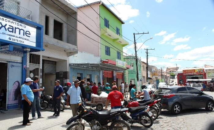 Idoso é baleado ao presenciar assalto no centro de Monte Santo