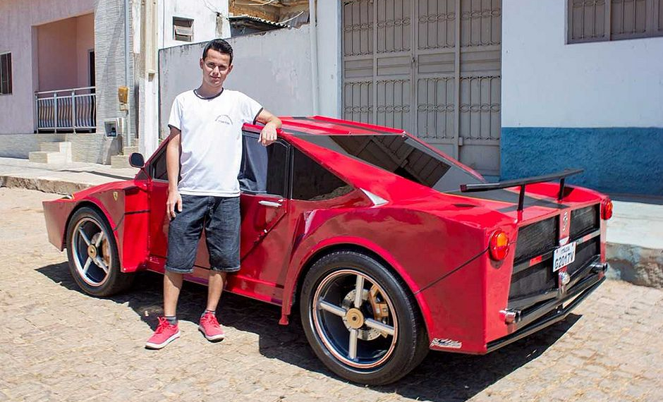 Auxiliar de cabeleireiro constrói “Ferrari” com sucata na Bahia