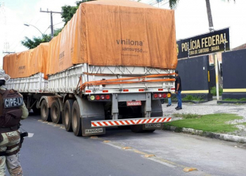 Polícia apreende bitrem carregada de drogas na BR-116 em Feira de Santana