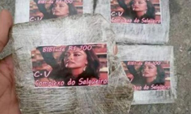 Juliana Paes vira estampa de droga vendida no Rio de Janeiro