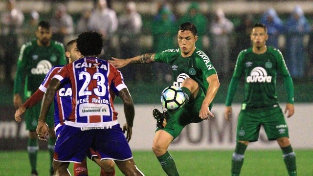 Rodrigão volta a marcar e Bahia empata com Chapecoense fora de casa