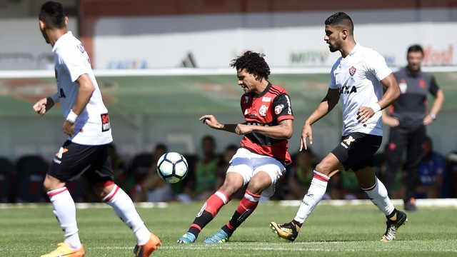 ‘Novo Vitória’ consegue neutralizar o Flamengo no Ninho do Urubu e vence o jogo por 2 a 0
