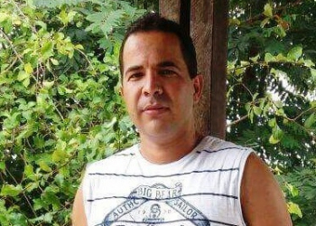 Homem é assassinado a tiros dentro de supermercado em Caldas do Jorro