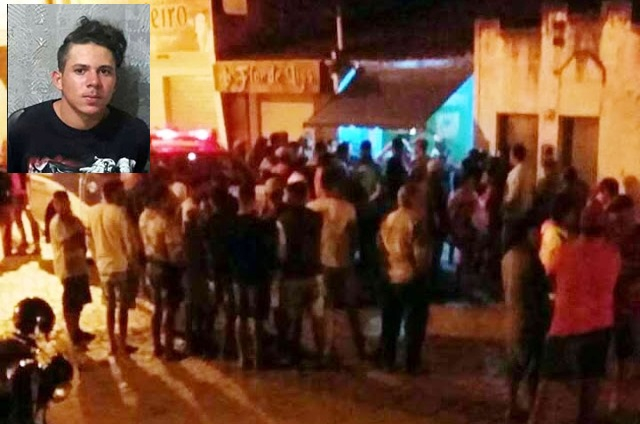 Jovem morre e outras duas pessoas ficam feridas a tiros no centro de Capela do Alto Alegre