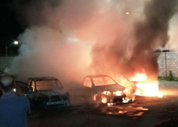 Seis veículos da prefeitura de Santo Estevão são incendiados