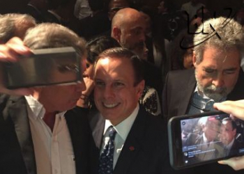 Manifestantes jogam ovos em João Doria. ‘Falta de respeito’: ‘Não me intimida’