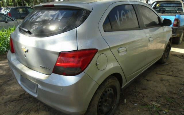 Detran faz leilões de 1.700 veículos e sucatas apreendidos em sete cidades baianas