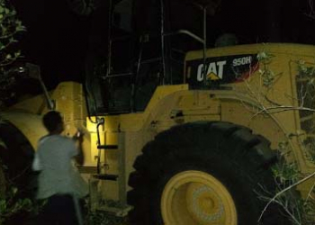 Pá carregadeira roubada de mineradora em Tucano é encontrada em Biritinga