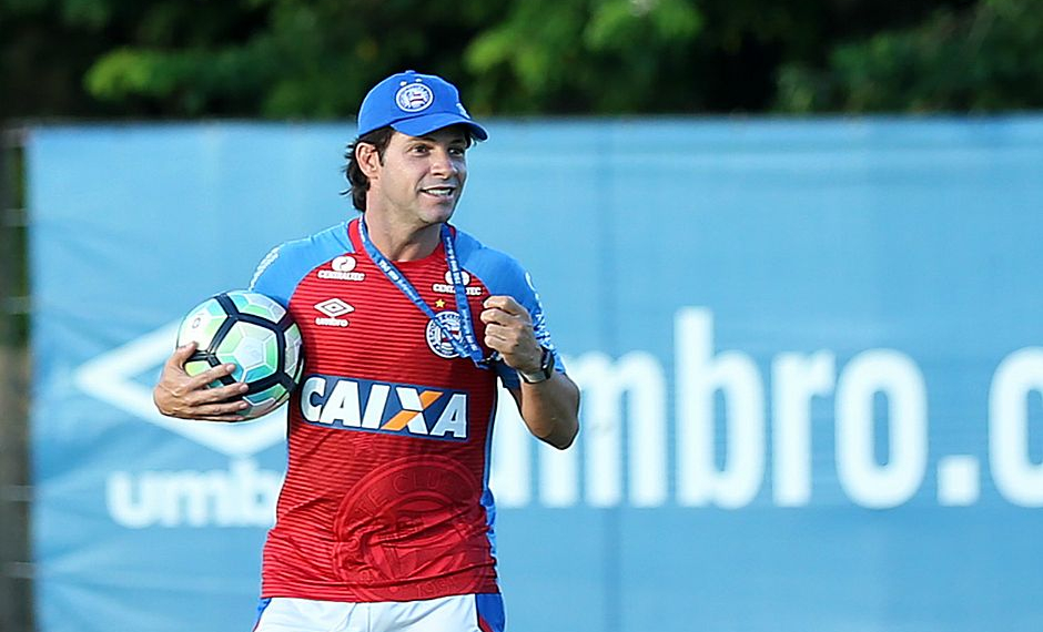 Preto é efetivado como técnico do Bahia