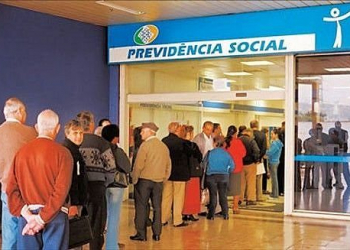 INSS: 1,9 milhão de aposentados na Bahia podem consultar valor da primeira parcela do 13º