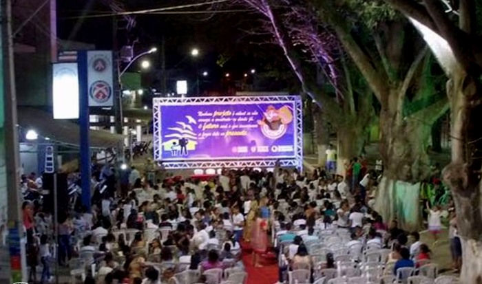 Cerca de 400 crianças e adolescentes recebem certificado do PROERD
