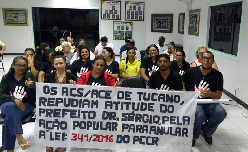 Prefeito tenta cancelar lei municipal e provoca insatisfação dos agentes de saúde. Deputados assinaram nota de repúdio