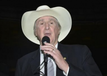 Sérgio Reis explica mudança contra Temer: ‘Seria como se eu matasse a minha sogra’