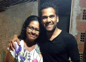 Tia do jogador Daniel Alves morre afogada em rio na Bahia