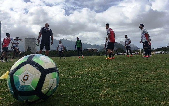 Vitória se mostra motivado para enfrentar o Flamengo no Ninho do Urubu
