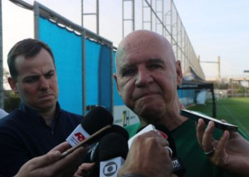 Valdir Espinosa é demitido do Grêmio e lamenta: ‘Dia mais triste da minha vida’