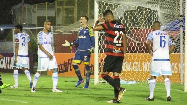 Vitória quebra a boa sequencia no Brasileiro com derrota para o Avai em pleno Barradão