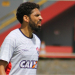 Wallace defende Vitória: ‘tem condição para vencer o Corinthians’