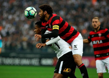 Com Wallace em campo Vitória venceu Fla e Corinthians fora de casa e sem sofrer gols