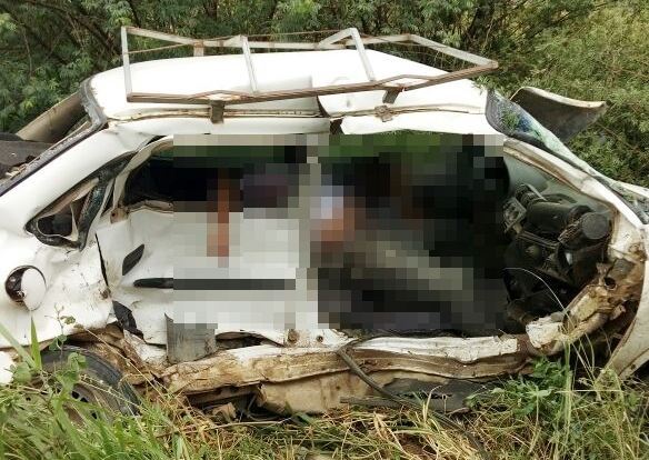 Dois homens morrem em grave acidente na BA 233