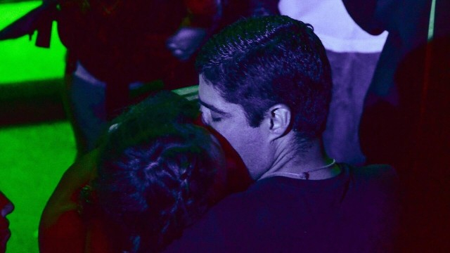 ACM Neto é flagrado aos beijos com ex-assistente de palco do Caldeirão no Rock in Rio