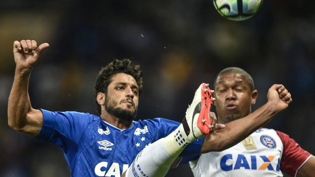 Bahia perde para o Cruzeiro e fica a um passo da zona de rebaixamento