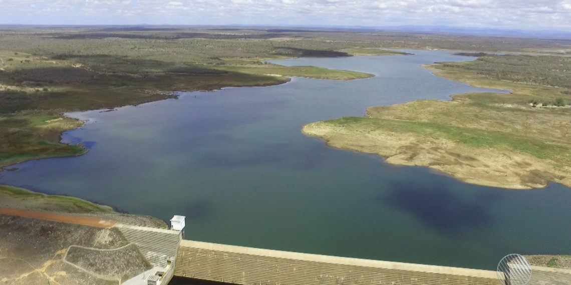 Com bancos de areia à mostra, barragem na cidade de Capim Grosso tem 17% da capacidade