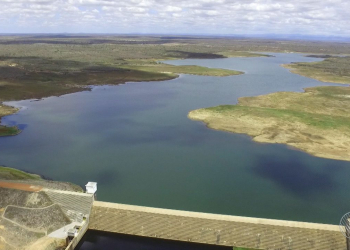 Com bancos de areia à mostra, barragem na cidade de Capim Grosso tem 17% da capacidade