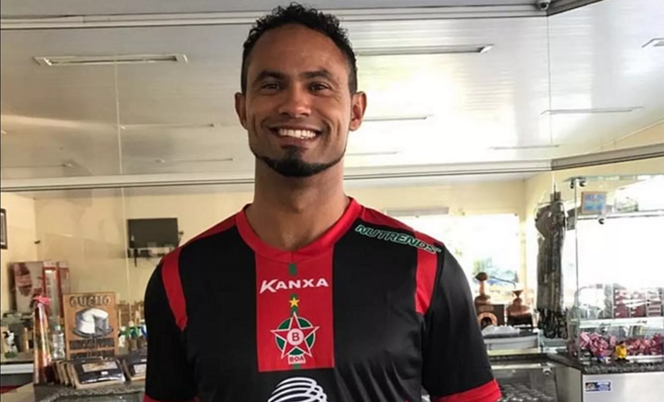 TJ de Minas Gerais diminui pena do goleiro Bruno