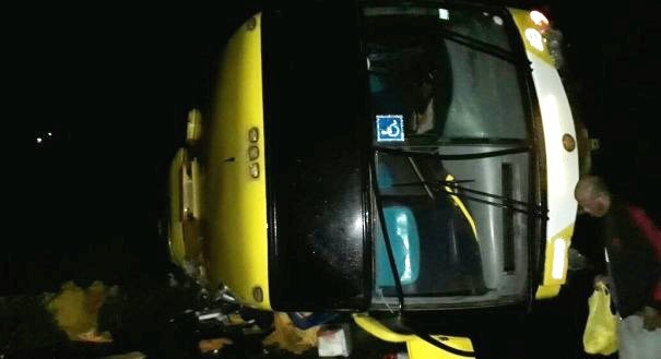 Acidente de ônibus com trabalhadores do ES deixa 3 mortos e vários feridos