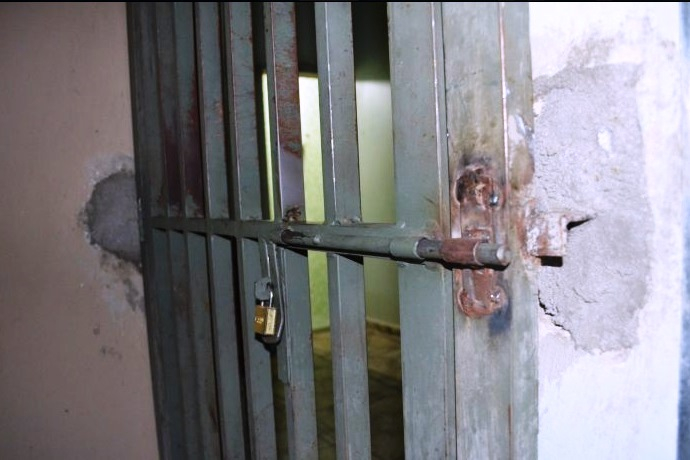 SP – Cansada de ver a filha doente ser violentada na rua, família faz cela em casa