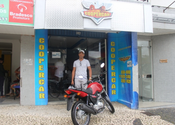 27ª moto sorteada pela COOPERCAR premiou associado de Conceição do Coité