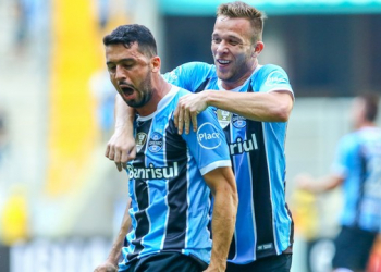 Grêmio goleia o Sport e diminui vantagem para o Corinthians