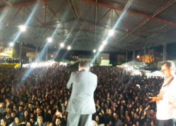 Muito louvor e oração na festa da cultura evangélica de Retirolândia