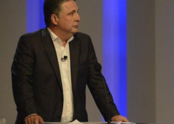 Garotinho é preso pela PF quando apresentava programa de rádio no Rio de Janeiro