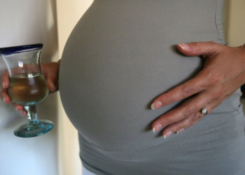 Consumo de bebidas alcoólicas durante a gravidez provoca malformações nos bebês