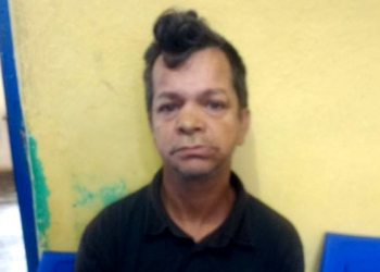 Homem é preso após ser flagrado ser masturbando ao lado da neta de apenas 8 meses; diz Polícia