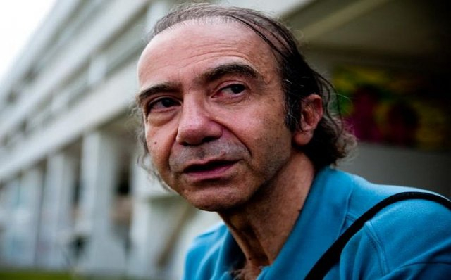 Vestido de mulher, ex-médico Jorge Farah é encontrado morto em seu apartamento