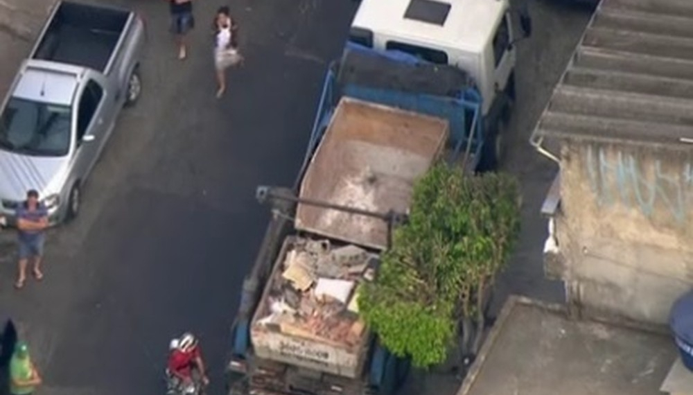 Brincadeira de irmãos gêmeos em caminhão acaba em morte em SP