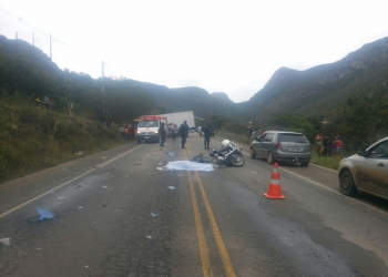 Motociclista morre em colisão com caminhão na BR-324 em Jacobina
