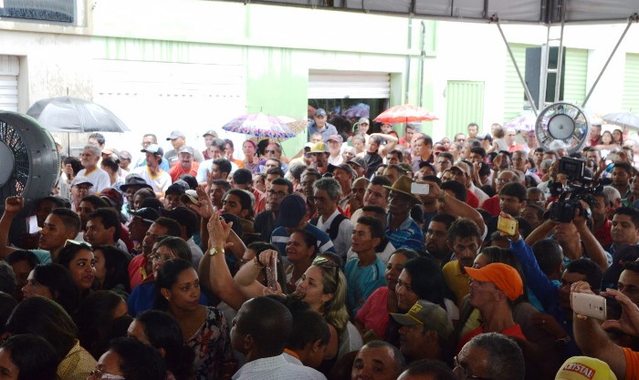 Jeremoabo – Enquanto o município aguarda por uma nova eleição para prefeito, evento com a presença do governador acontece em clima de campanha