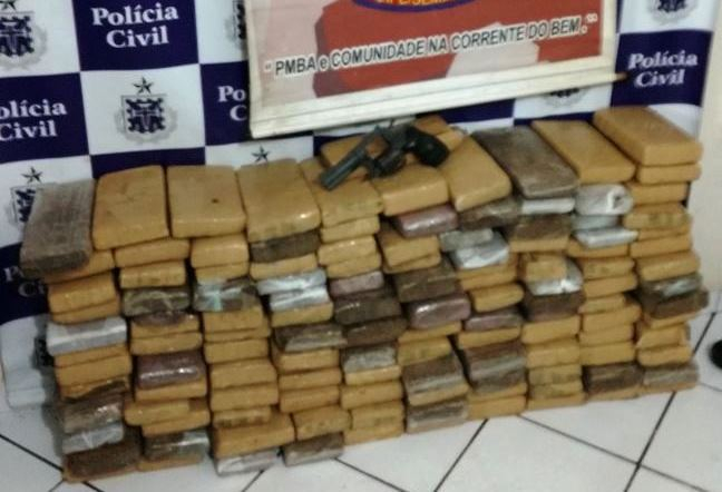Suspeito de trafico de drogas fura bloqueio policial, dispara contra guarnição e acaba morto
