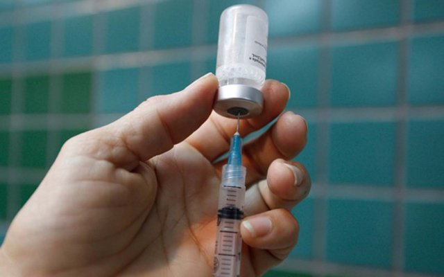 HPV: Homens e mulheres entre 15 e 26 anos podem se vacinar até março